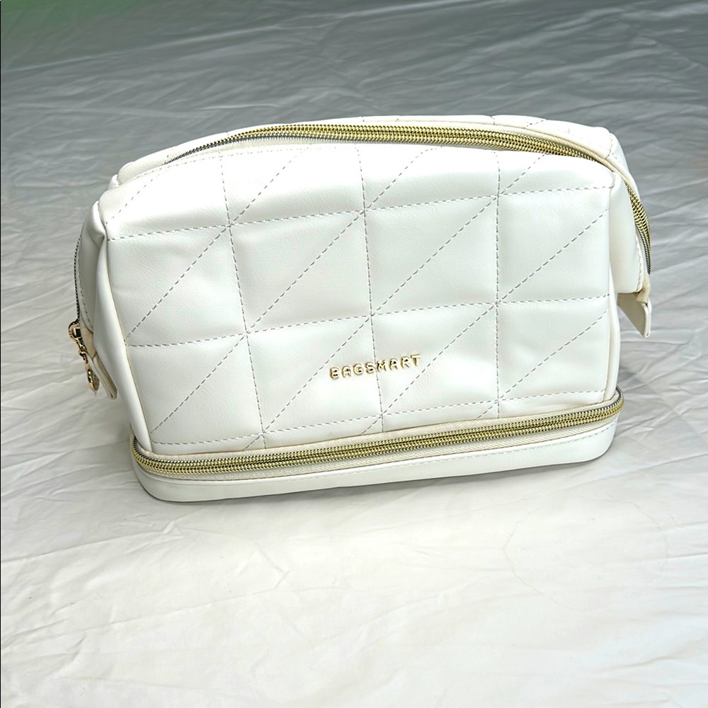 BRAND NEW IN BAG! White Quilted leather like Cosmetic Case with multiple pockets